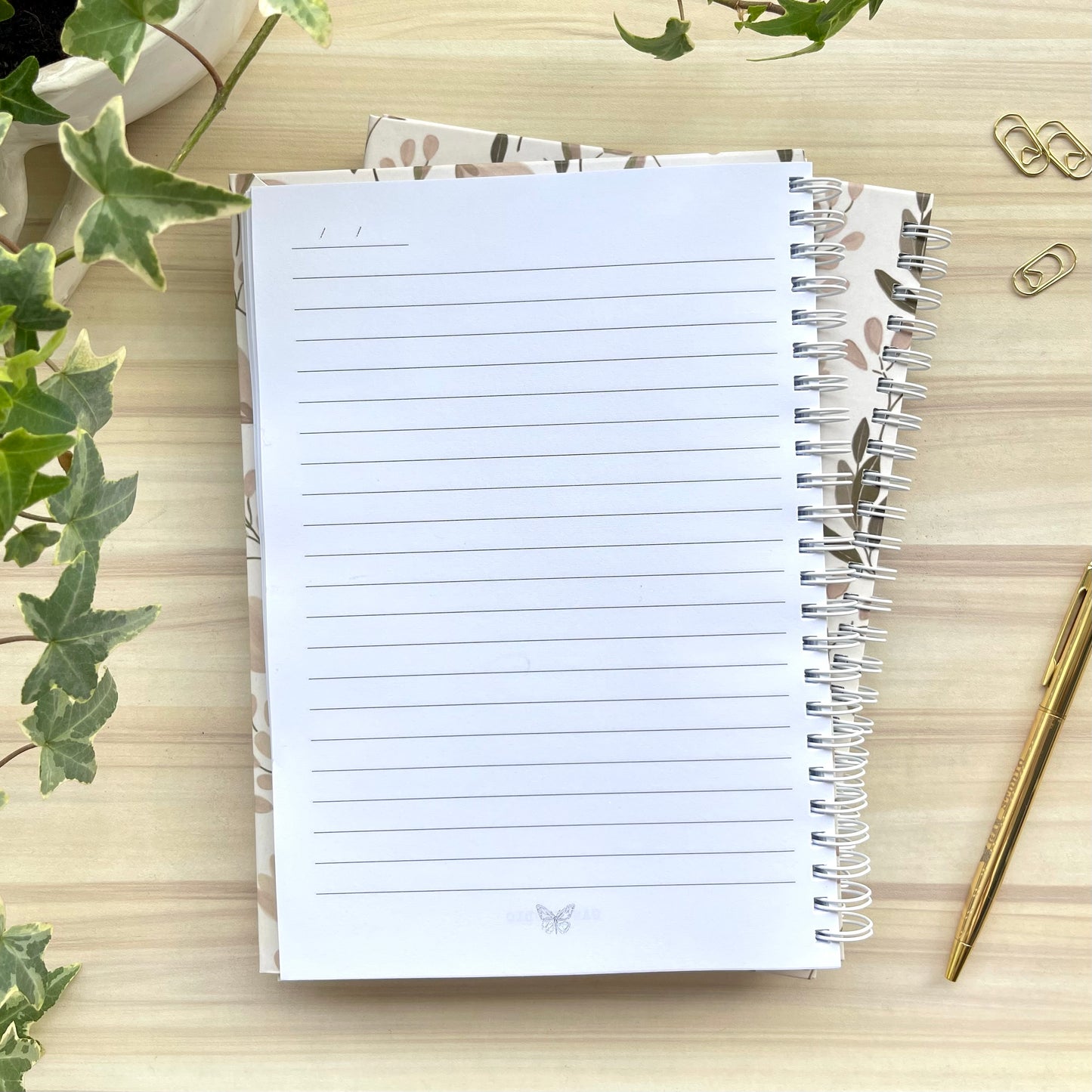 מחברת מעוצבת פרינט פרחוני