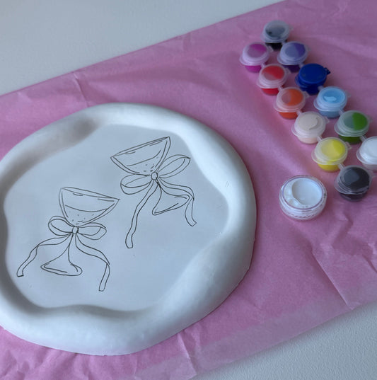 ערכת יצירה DIY: ציור על מגש עגול מופשט