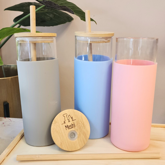 כוס זכוכית בעיצוב אישי + קש