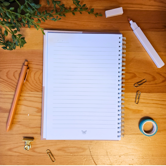 מחברת מעוצבת עלים