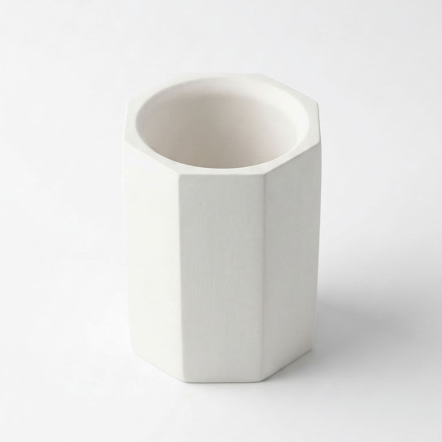 ערכת יצירה DIY: ציור על מעמד לעטים גיאומטרי בעבודת יד