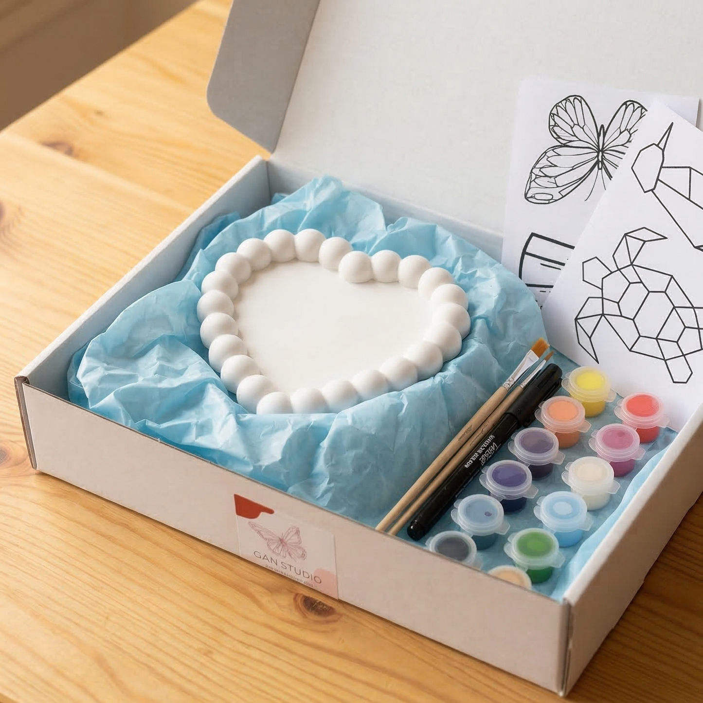 ערכת יצירה DIY: ציור על מגש לב