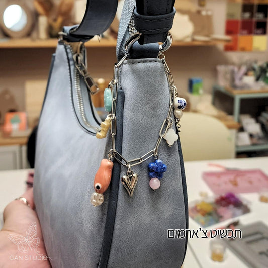 הכנת תכשיט יוקרתי בסגנון צ'ארמים